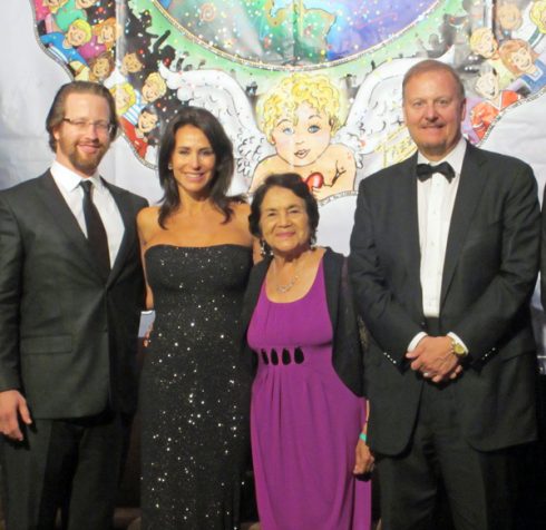 Jefferson Awards Chairman Joe Sanberg, Giselle Fernandez, National Award Winner and Humanitarian Dolores Huerta, and Charles Fazzino