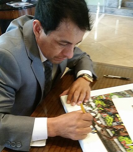 VictorEspinozaSigns.1.LR