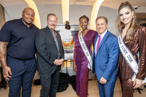 NY Giants Defensive Star Dexter Lawrence, Miss NY USA 2023 Rachelle di Stasio, Miss NJ USA 2023, NBC Anchor Bruce Beck, and Charles Fazzino are all smiles at the kickoff event. 